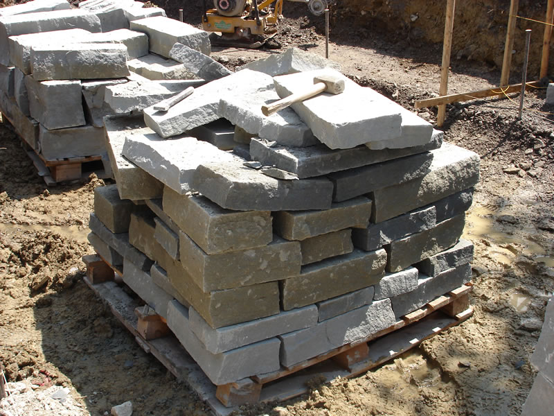 Lieferung Mauersteine aus Sandstein